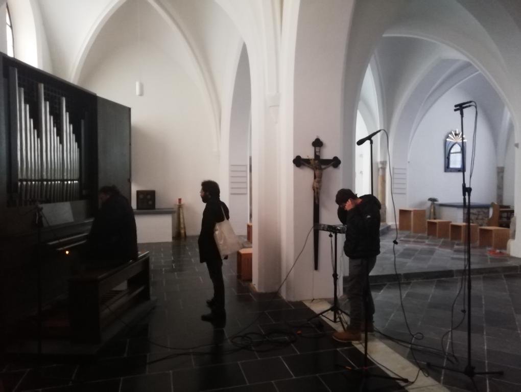 Hinter den Kulissen