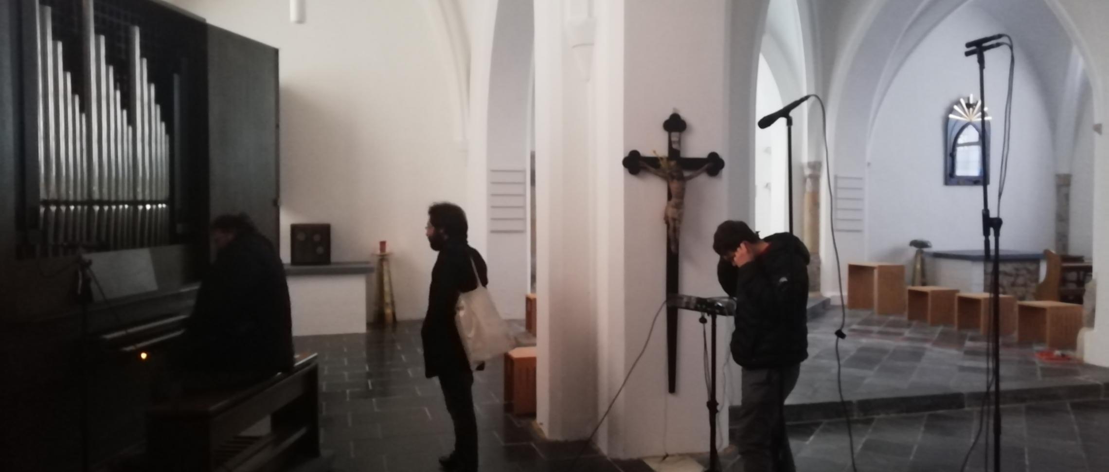 Hinter den Kulissen