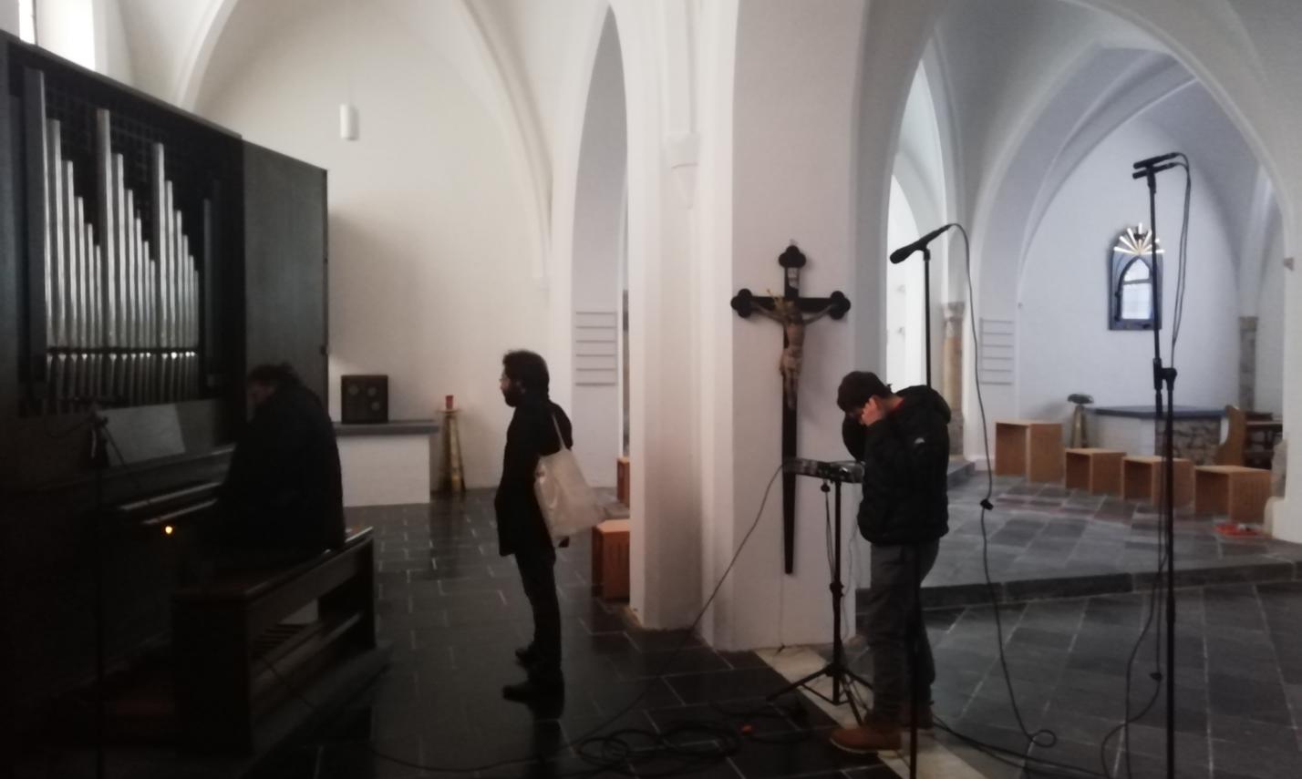 Hinter den Kulissen